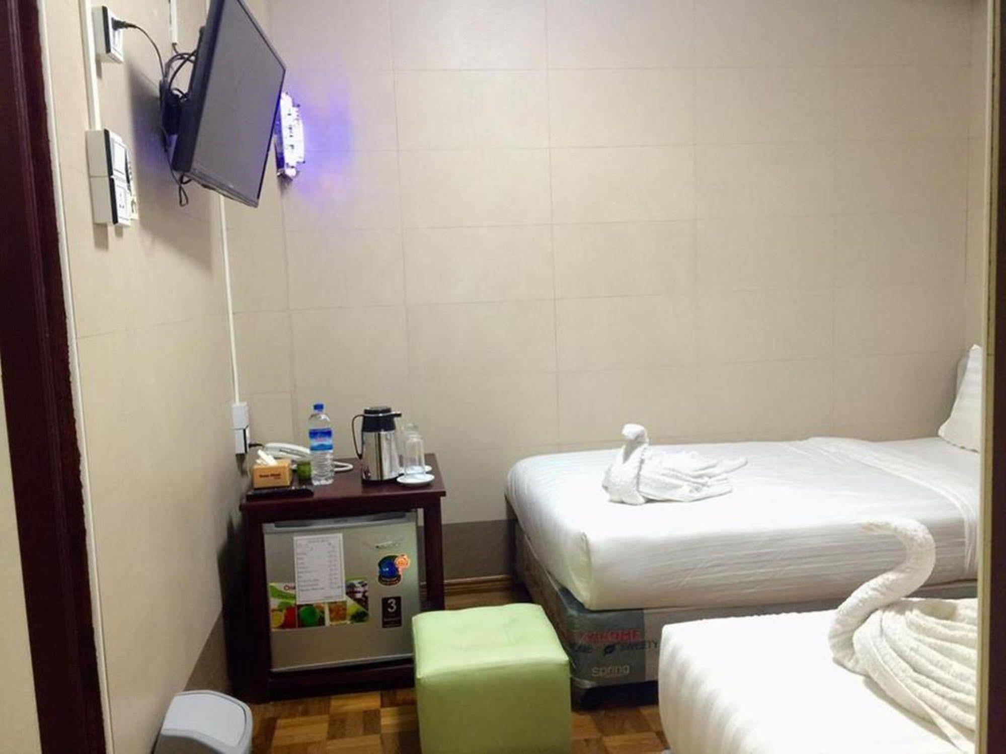 Pandora Motel Yangon Luaran gambar