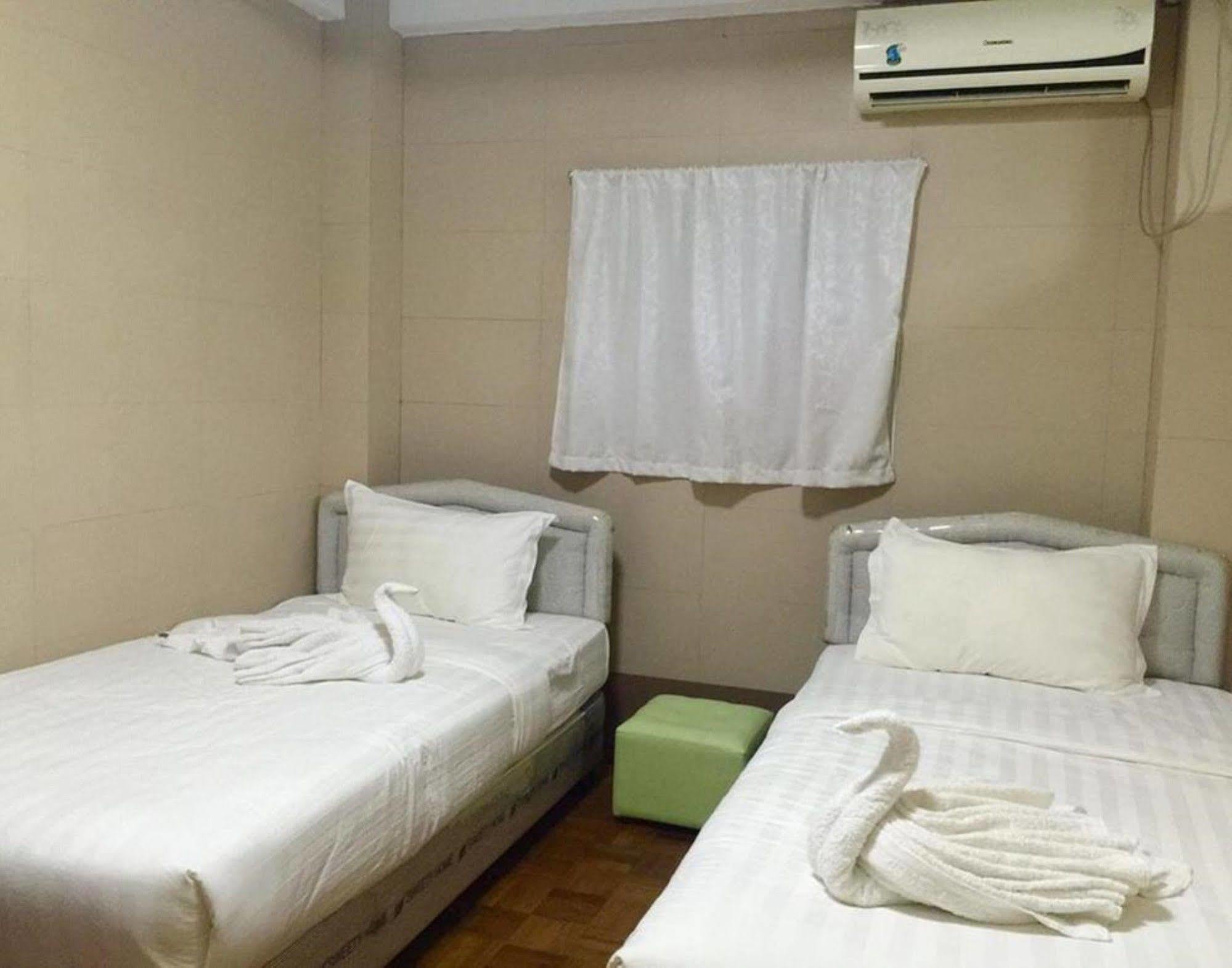 Pandora Motel Yangon Luaran gambar