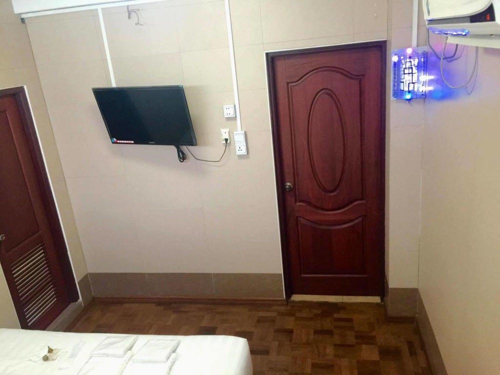Pandora Motel Yangon Luaran gambar